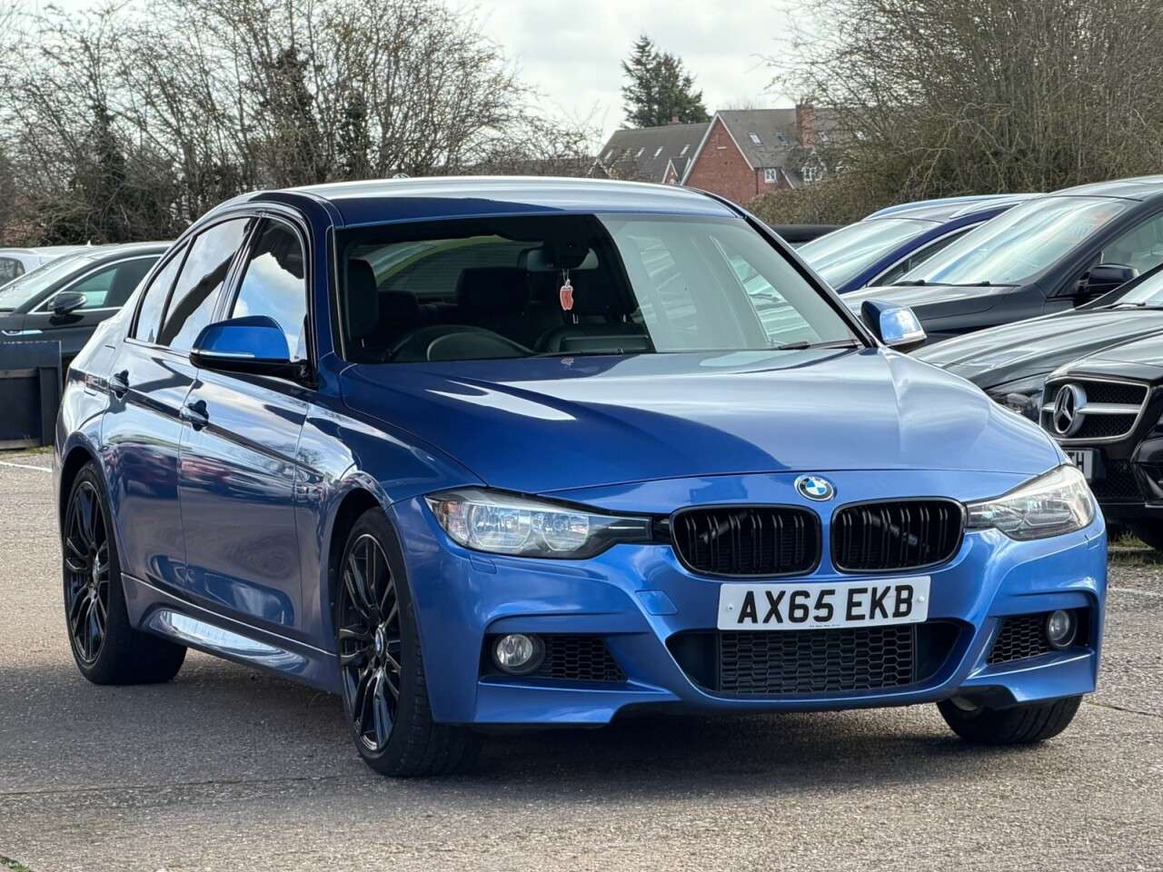 A 2016 BMW 3 SERIES 2.0 318d M Sport Saloon 4dr Diesel Manual Euro 6 (s/s) (150 ps) **LEATHER~F A 2016 BMW 3 SERIES 2.0 318d M Sport Saloon 4dr Diesel Manual Euro 6 (s/s) (150 ps) **LEATHER~F