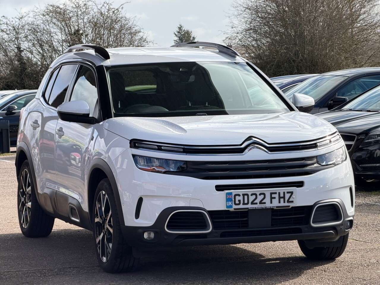 A 2022 CITROEN C5 AIRCROSS 1.6 13.2kWh Shine Plus SUV 5dr Petrol Plug-in Hybrid e-EAT8 Euro 6 (s/s) (2 A 2022 CITROEN C5 AIRCROSS 1.6 13.2kWh Shine Plus SUV 5dr Petrol Plug-in Hybrid e-EAT8 Euro 6 (s/s) (2