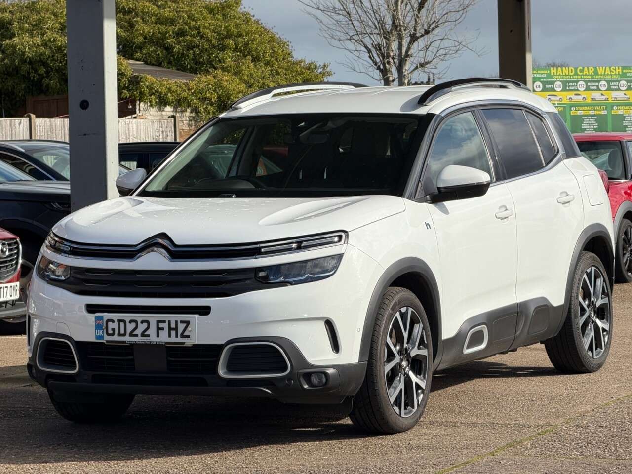 A 2022 CITROEN C5 AIRCROSS 1.6 13.2kWh Shine Plus SUV 5dr Petrol Plug-in Hybrid e-EAT8 Euro 6 (s/s) (2 A 2022 CITROEN C5 AIRCROSS 1.6 13.2kWh Shine Plus SUV 5dr Petrol Plug-in Hybrid e-EAT8 Euro 6 (s/s) (2
