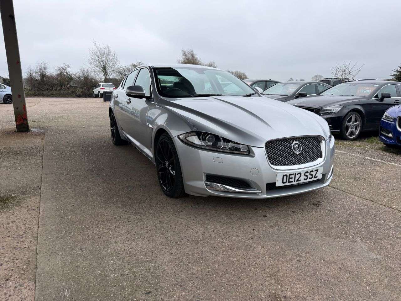 A 2012 JAGUAR XF 2.2d Premium Luxury Saloon 4dr Diesel Auto Euro 5 (s/s) (190 ps) 2KEYS 12 M A 2012 JAGUAR XF 2.2d Premium Luxury Saloon 4dr Diesel Auto Euro 5 (s/s) (190 ps) 2KEYS 12 M