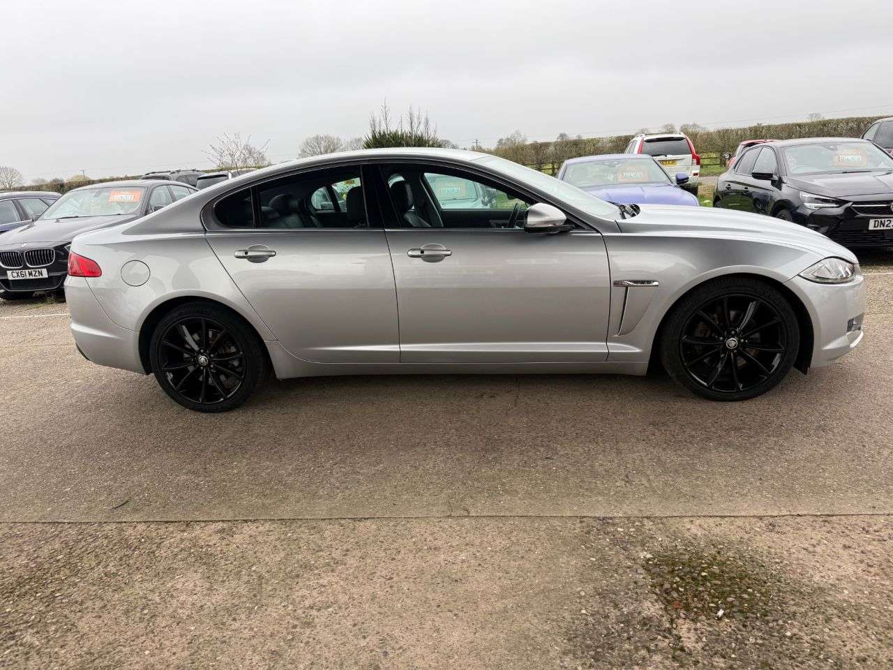 A 2012 JAGUAR XF 2.2d Premium Luxury Saloon 4dr Diesel Auto Euro 5 (s/s) (190 ps) 2KEYS 12 M A 2012 JAGUAR XF 2.2d Premium Luxury Saloon 4dr Diesel Auto Euro 5 (s/s) (190 ps) 2KEYS 12 M