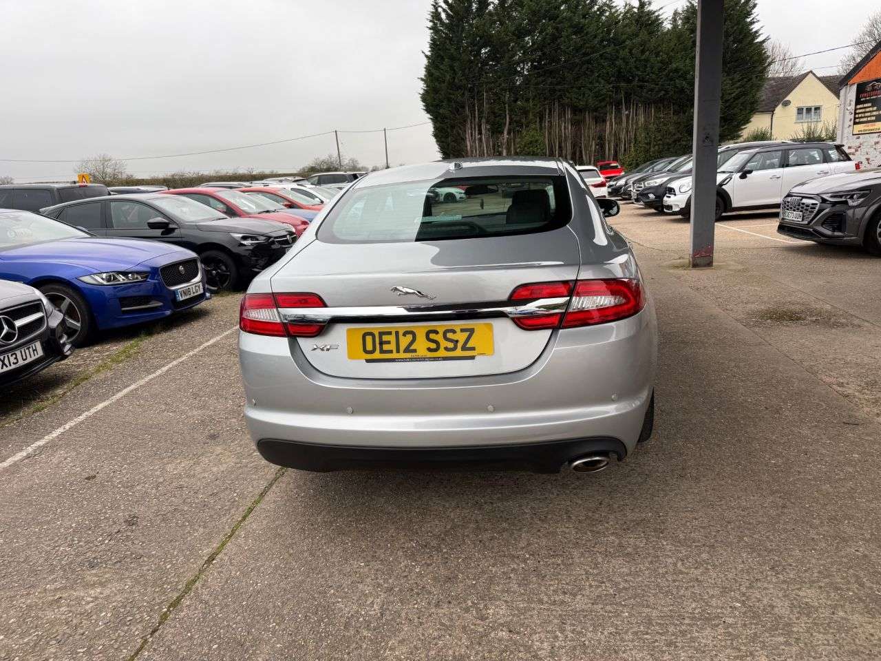 A 2012 JAGUAR XF 2.2d Premium Luxury Saloon 4dr Diesel Auto Euro 5 (s/s) (190 ps) 2KEYS 12 M A 2012 JAGUAR XF 2.2d Premium Luxury Saloon 4dr Diesel Auto Euro 5 (s/s) (190 ps) 2KEYS 12 M