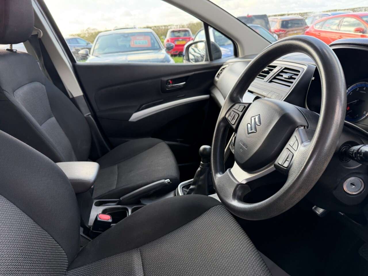 2015 SUZUKI SX4 S-CROSS 2015 SUZUKI SX4 S-CROSS