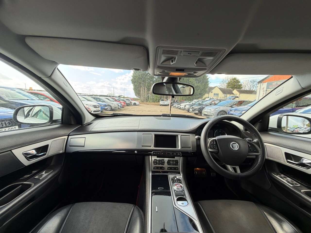 2012 JAGUAR XF 2012 JAGUAR XF