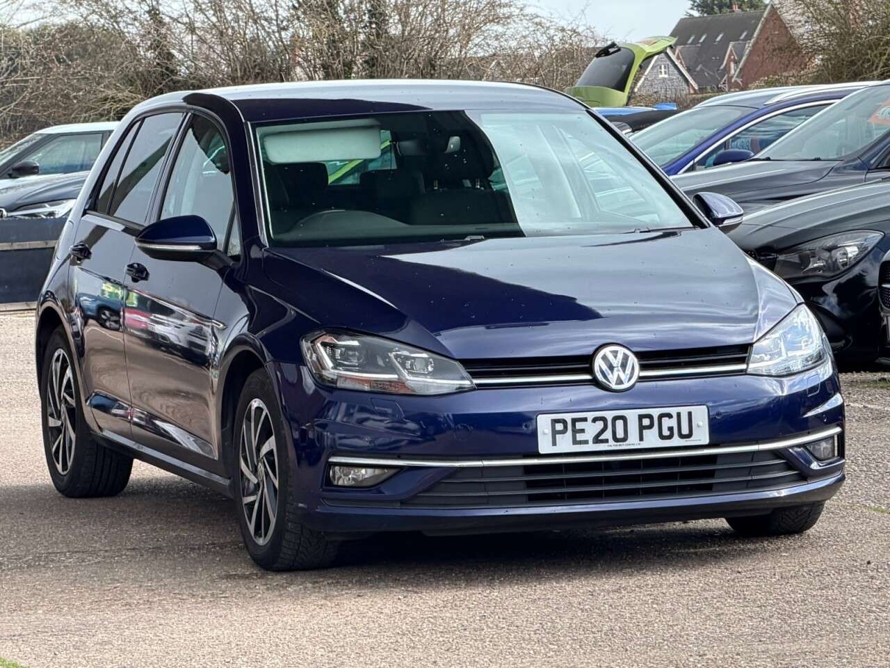 A 2020 VOLKSWAGEN GOLF 1.5 TSI EVO Match Edition Hatchback 5dr Petrol Manual Euro 6 (s/s) (130 ps) A 2020 VOLKSWAGEN GOLF 1.5 TSI EVO Match Edition Hatchback 5dr Petrol Manual Euro 6 (s/s) (130 ps)