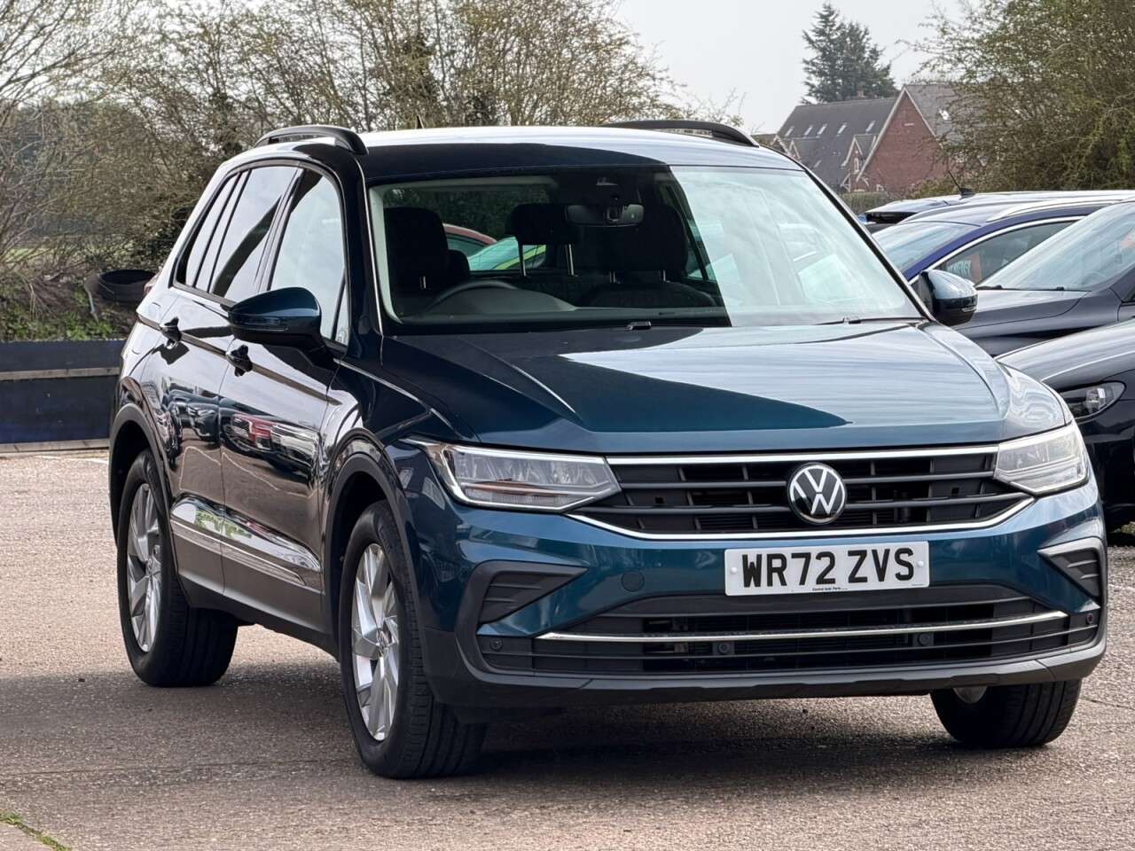 A 2022 VOLKSWAGEN TIGUAN 2.0 TDI Life SUV 5dr Diesel Manual Euro 6 (s/s) (150 ps) **HPI CLEAR~FRESH A 2022 VOLKSWAGEN TIGUAN 2.0 TDI Life SUV 5dr Diesel Manual Euro 6 (s/s) (150 ps) **HPI CLEAR~FRESH