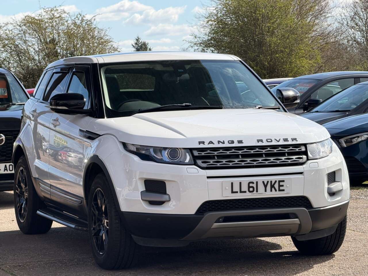 A 2011 LAND ROVER RANGE ROVER EVOQUE 2.2 SD4 Pure SUV 5dr Diesel Auto 4WD Euro 5 (190 ps) A 2011 LAND ROVER RANGE ROVER EVOQUE 2.2 SD4 Pure SUV 5dr Diesel Auto 4WD Euro 5 (190 ps)