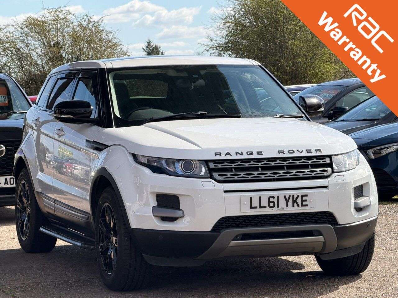 A 2011 LAND ROVER RANGE ROVER EVOQUE 2.2 SD4 Pure SUV 5dr Diesel Auto 4WD Euro 5 (190 ps) A 2011 LAND ROVER RANGE ROVER EVOQUE 2.2 SD4 Pure SUV 5dr Diesel Auto 4WD Euro 5 (190 ps)