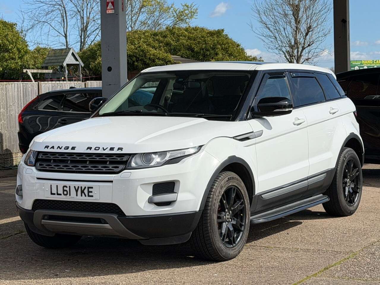 A 2011 LAND ROVER RANGE ROVER EVOQUE 2.2 SD4 Pure SUV 5dr Diesel Auto 4WD Euro 5 (190 ps) A 2011 LAND ROVER RANGE ROVER EVOQUE 2.2 SD4 Pure SUV 5dr Diesel Auto 4WD Euro 5 (190 ps)