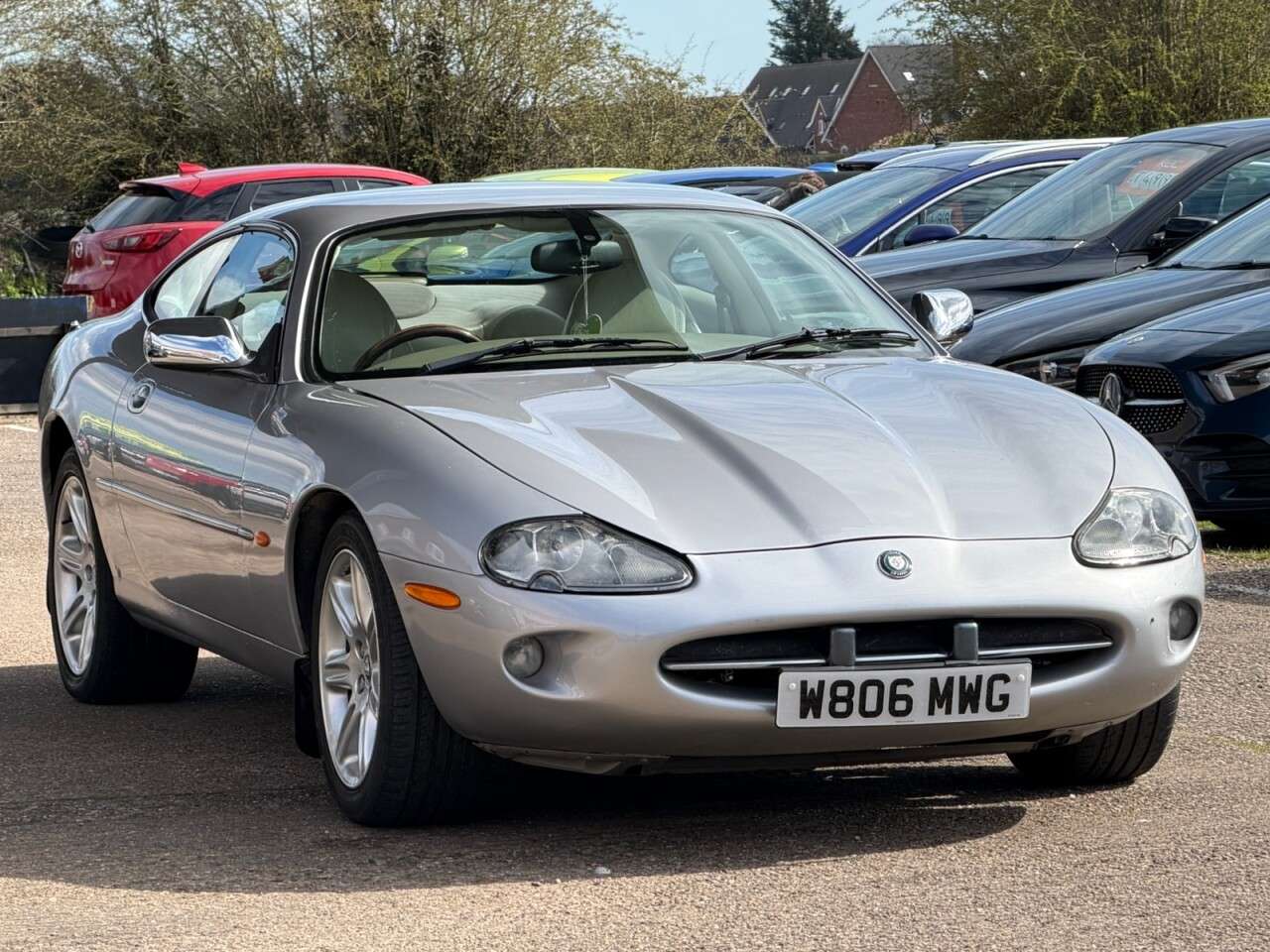 A 2000 JAGUAR XK8 4.0 Coupe 2dr Petrol Automatic (281 g/km, 290 bhp) **HPI CLEAR~FRESH MOT+SV A 2000 JAGUAR XK8 4.0 Coupe 2dr Petrol Automatic (281 g/km, 290 bhp) **HPI CLEAR~FRESH MOT+SV