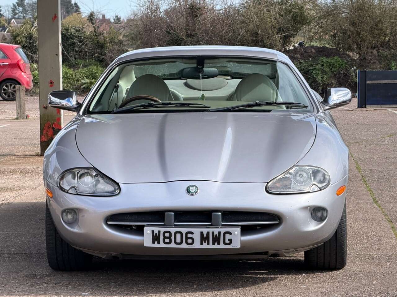 A 2000 JAGUAR XK8 4.0 Coupe 2dr Petrol Automatic (281 g/km, 290 bhp) **HPI CLEAR~FRESH MOT+SV A 2000 JAGUAR XK8 4.0 Coupe 2dr Petrol Automatic (281 g/km, 290 bhp) **HPI CLEAR~FRESH MOT+SV