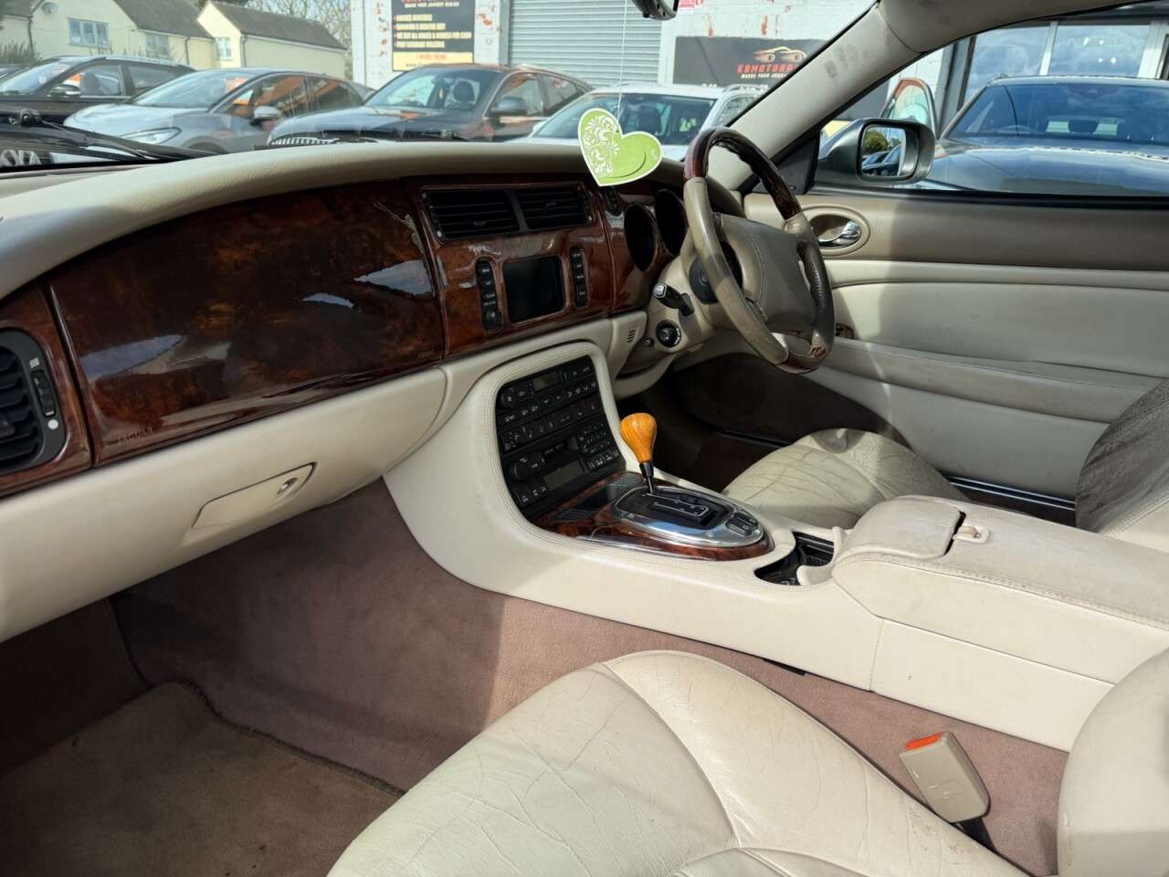 2000 JAGUAR XK8 2000 JAGUAR XK8