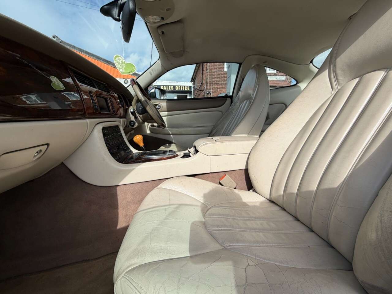 2000 JAGUAR XK8 2000 JAGUAR XK8