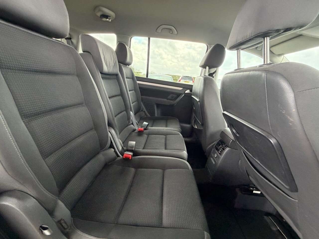 2010 VOLKSWAGEN TOURAN 2010 VOLKSWAGEN TOURAN