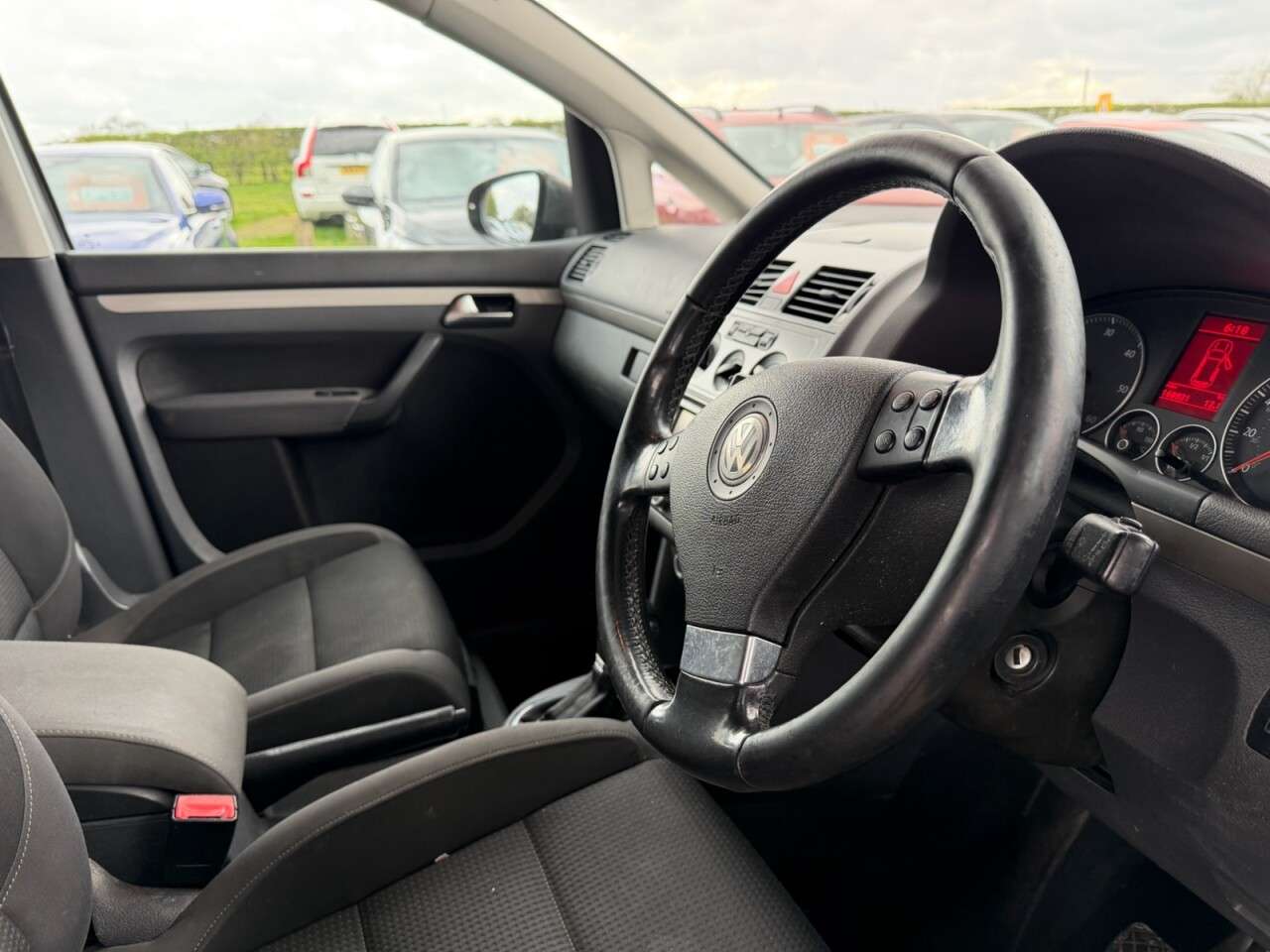 2010 VOLKSWAGEN TOURAN 2010 VOLKSWAGEN TOURAN