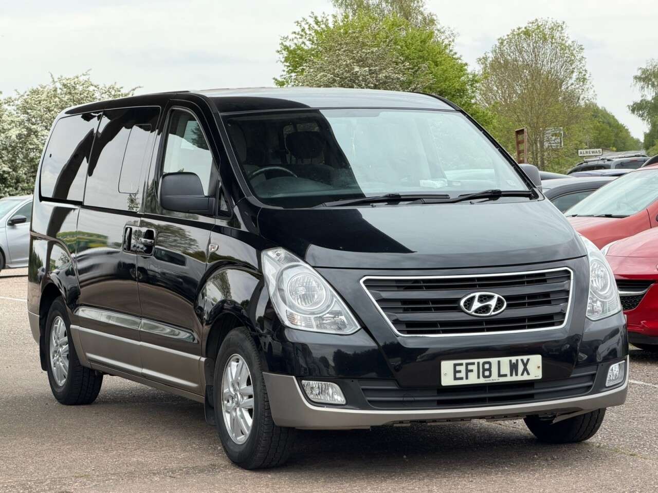 A 2018 HYUNDAI I800 2.5 CRDi SE Nav MPV 5dr Diesel Auto Euro 6 (170 ps) **HPI CLEAR~FRESH MOT+S A 2018 HYUNDAI I800 2.5 CRDi SE Nav MPV 5dr Diesel Auto Euro 6 (170 ps) **HPI CLEAR~FRESH MOT+S