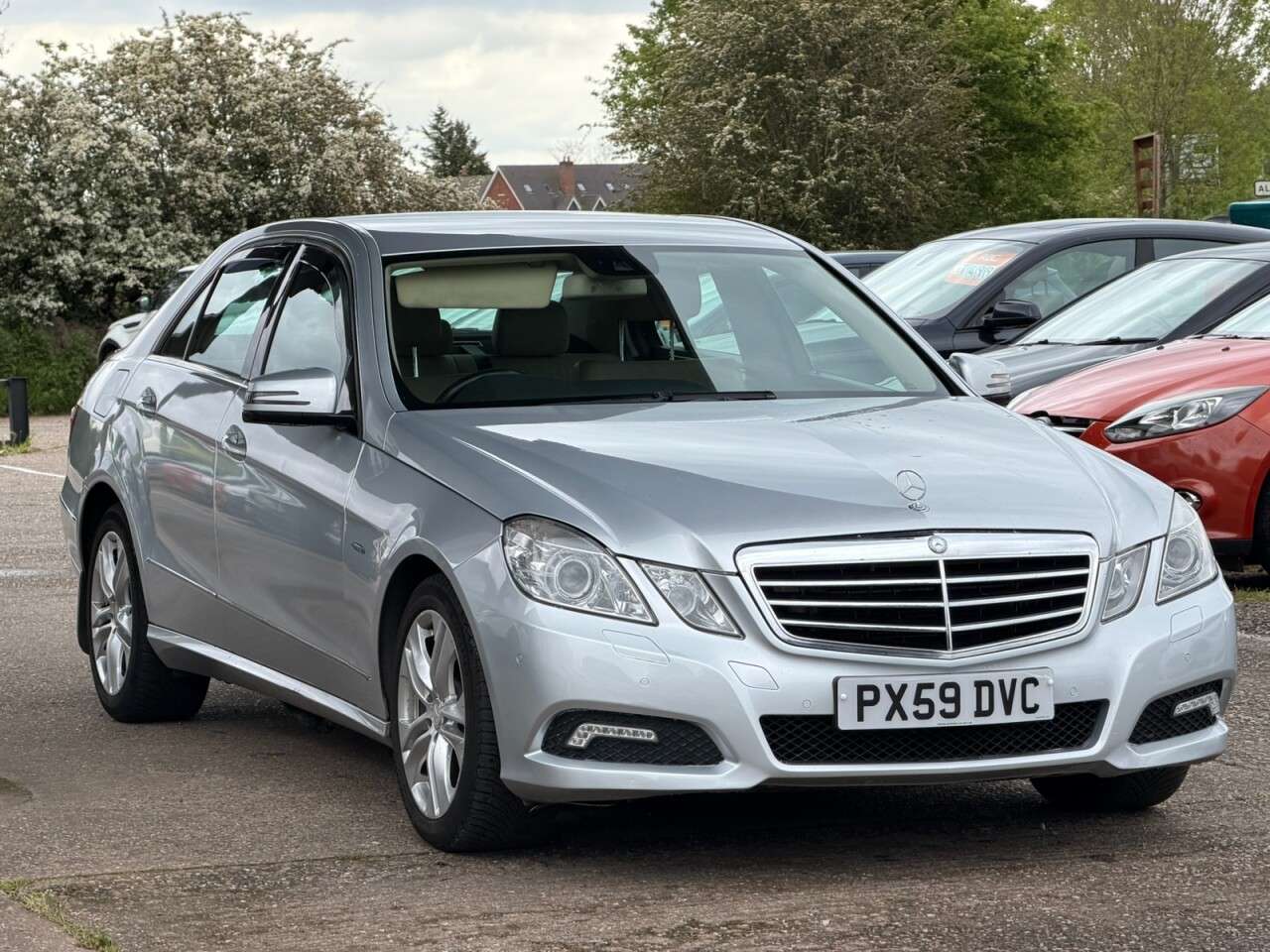 A 2009 MERCEDES-BENZ E-CLASS 3.0 E350 CDI V6 BlueEfficiency Avantgarde Saloon 4dr Diesel G-Tronic Euro 5 A 2009 MERCEDES-BENZ E-CLASS 3.0 E350 CDI V6 BlueEfficiency Avantgarde Saloon 4dr Diesel G-Tronic Euro 5