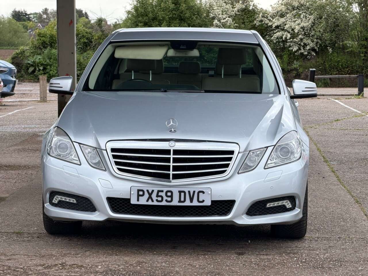 A 2009 MERCEDES-BENZ E-CLASS 3.0 E350 CDI V6 BlueEfficiency Avantgarde Saloon 4dr Diesel G-Tronic Euro 5 A 2009 MERCEDES-BENZ E-CLASS 3.0 E350 CDI V6 BlueEfficiency Avantgarde Saloon 4dr Diesel G-Tronic Euro 5