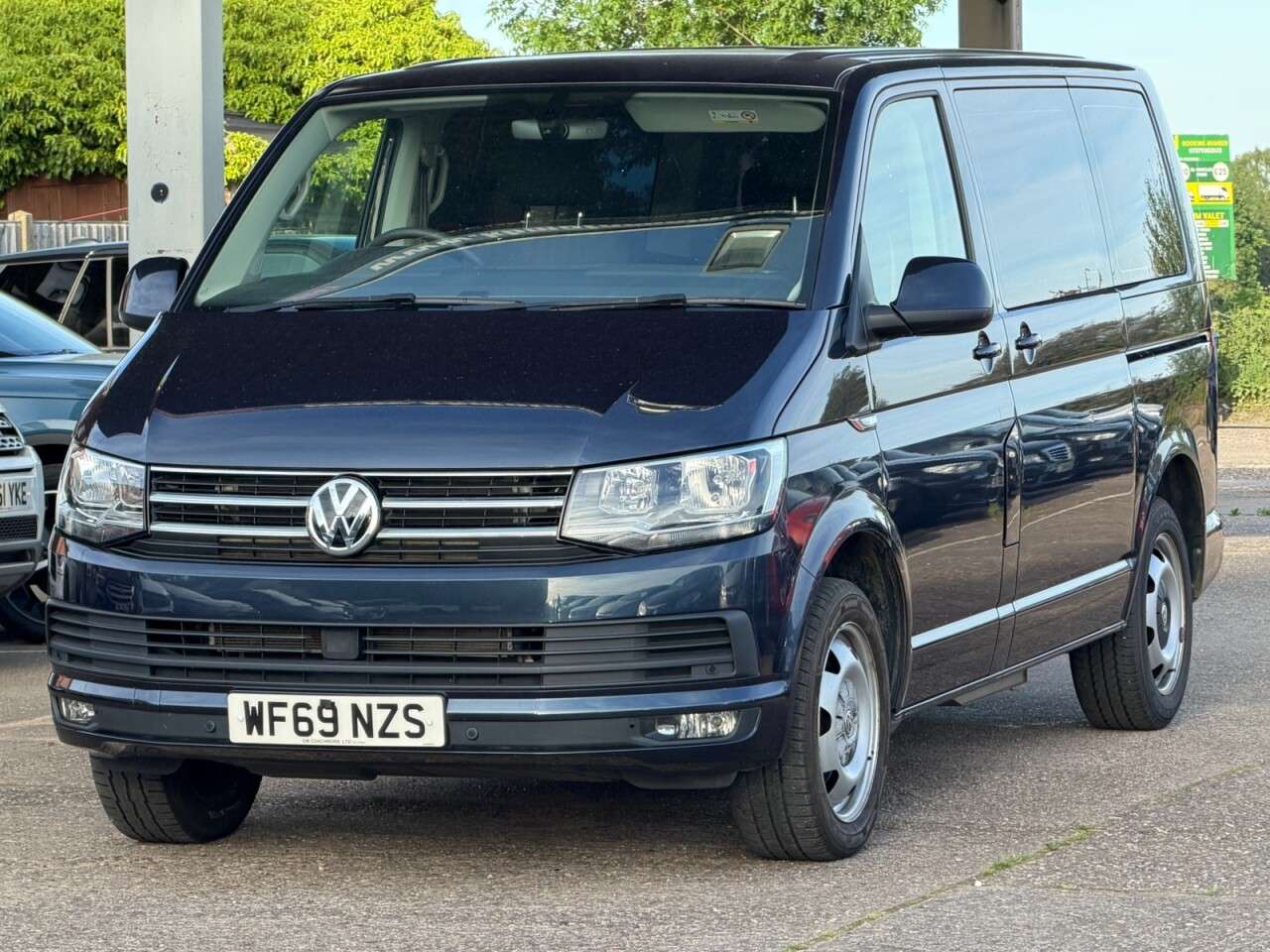 A 2020 VOLKSWAGEN TRANSPORTER SHUTTLE 2.0 TDI SE Minibus Double Cab 5dr Diesel DSG FWD SWB Euro 6 (s/s) (150 ps) A 2020 VOLKSWAGEN TRANSPORTER SHUTTLE 2.0 TDI SE Minibus Double Cab 5dr Diesel DSG FWD SWB Euro 6 (s/s) (150 ps)
