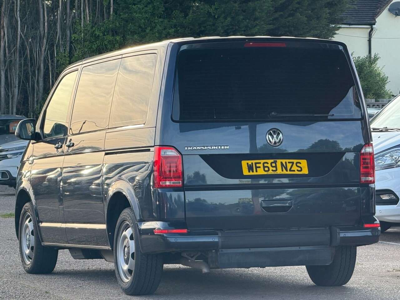 2020 VOLKSWAGEN TRANSPORTER SHUTTLE 2020 VOLKSWAGEN TRANSPORTER SHUTTLE