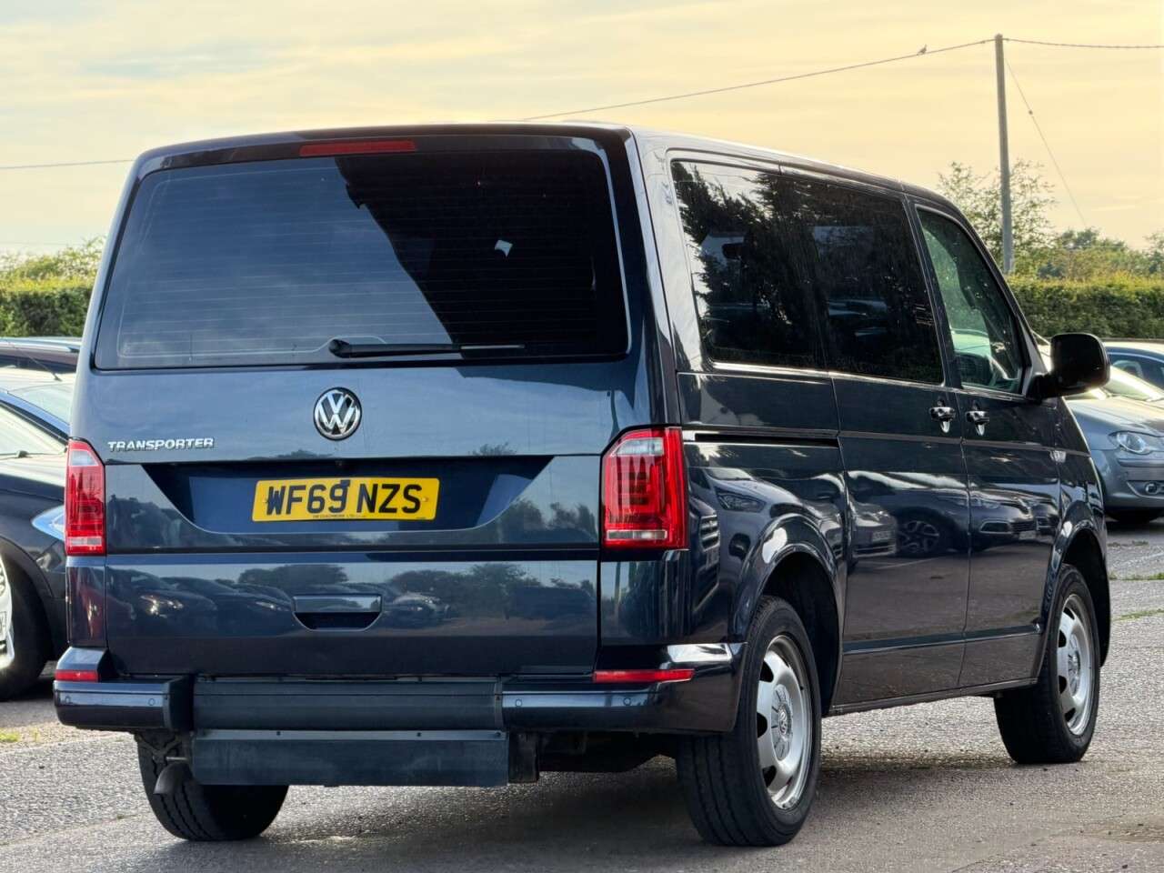 2020 VOLKSWAGEN TRANSPORTER SHUTTLE 2020 VOLKSWAGEN TRANSPORTER SHUTTLE