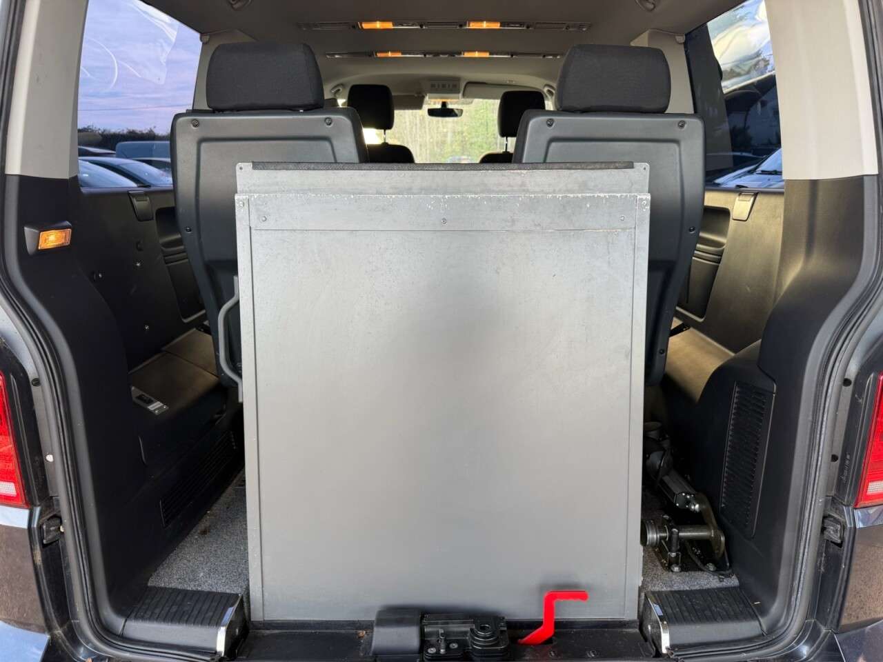 2020 VOLKSWAGEN TRANSPORTER SHUTTLE 2020 VOLKSWAGEN TRANSPORTER SHUTTLE