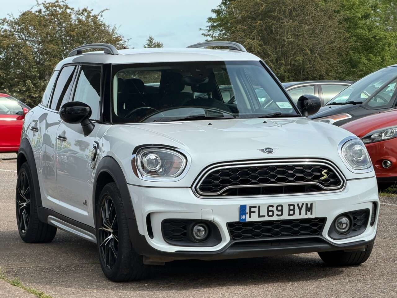 A 2019 MINI COUNTRYMAN 1.5 10kWh Cooper SE Classic SUV 5dr Petrol Plug-in Hybrid Auto ALL4 Euro 6 A 2019 MINI COUNTRYMAN 1.5 10kWh Cooper SE Classic SUV 5dr Petrol Plug-in Hybrid Auto ALL4 Euro 6