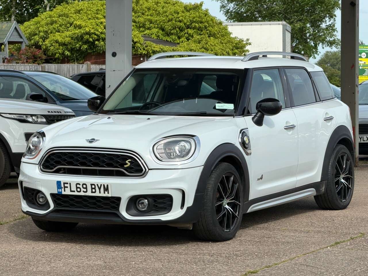 A 2019 MINI COUNTRYMAN 1.5 10kWh Cooper SE Classic SUV 5dr Petrol Plug-in Hybrid Auto ALL4 Euro 6 A 2019 MINI COUNTRYMAN 1.5 10kWh Cooper SE Classic SUV 5dr Petrol Plug-in Hybrid Auto ALL4 Euro 6