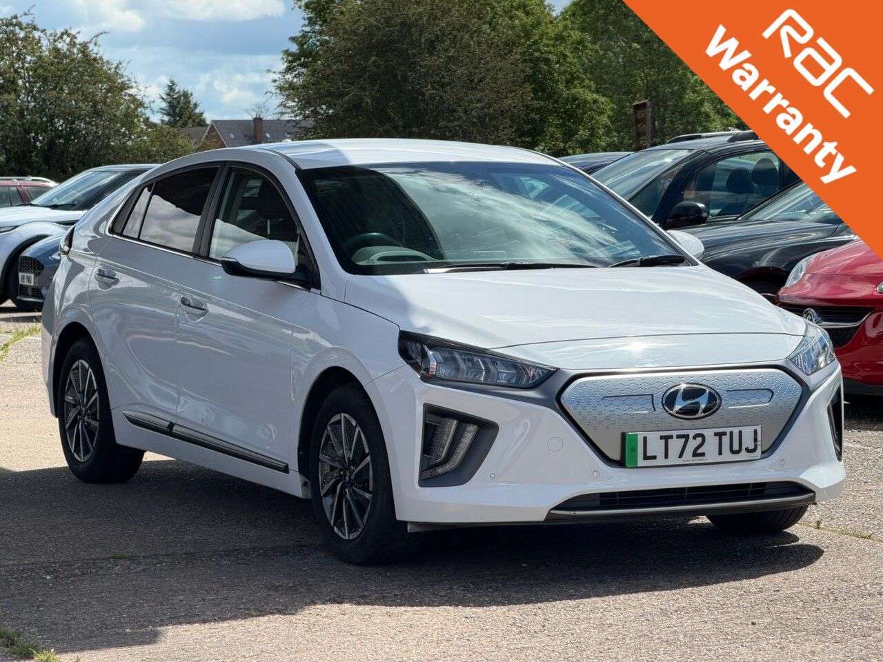 A 2022 HYUNDAI IONIQ 38.3kWh Premium SE Hatchback 5dr Electric Auto (136 ps) **SATNAV~LEATHER~SE A 2022 HYUNDAI IONIQ 38.3kWh Premium SE Hatchback 5dr Electric Auto (136 ps) **SATNAV~LEATHER~SE