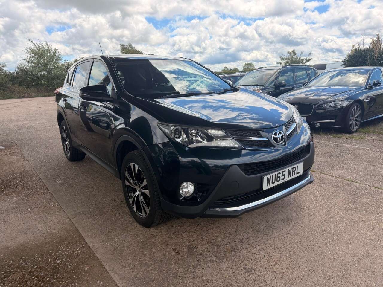 A 2015 TOYOTA RAV4 2.0 D-4D Icon SUV 5dr Diesel Manual 2WD Euro 5 (s/s) (124 ps) **HPI CLEAR ~ A 2015 TOYOTA RAV4 2.0 D-4D Icon SUV 5dr Diesel Manual 2WD Euro 5 (s/s) (124 ps) **HPI CLEAR ~