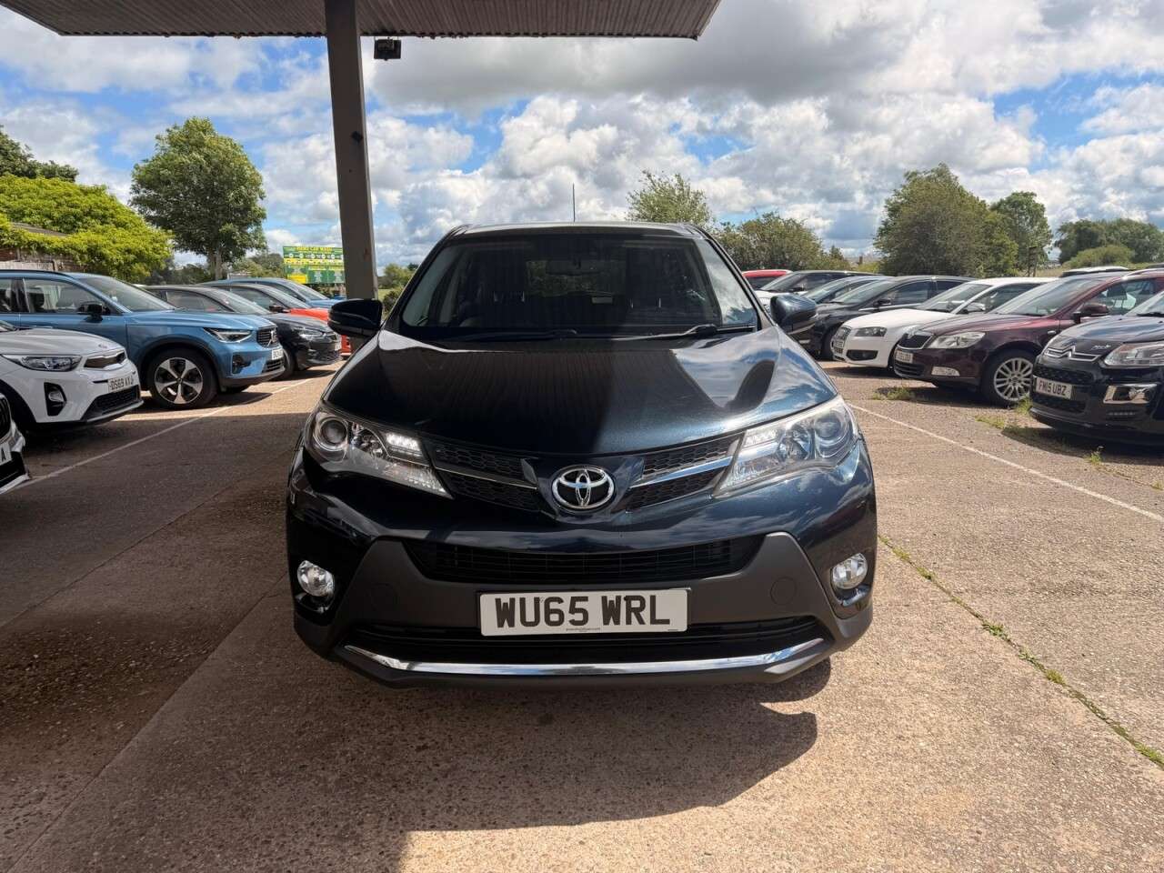 A 2015 TOYOTA RAV4 2.0 D-4D Icon SUV 5dr Diesel Manual 2WD Euro 5 (s/s) (124 ps) **HPI CLEAR ~ A 2015 TOYOTA RAV4 2.0 D-4D Icon SUV 5dr Diesel Manual 2WD Euro 5 (s/s) (124 ps) **HPI CLEAR ~