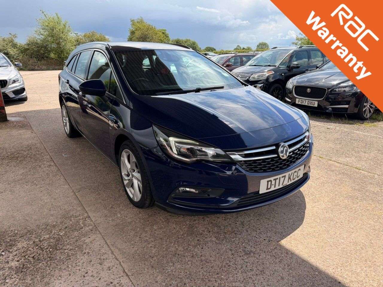 A 2017 VAUXHALL ASTRA 1.6 CDTi SRi Nav Sports Tourer 5dr Diesel Manual Euro 6 (110 ps) **HPI CLEA A 2017 VAUXHALL ASTRA 1.6 CDTi SRi Nav Sports Tourer 5dr Diesel Manual Euro 6 (110 ps) **HPI CLEA