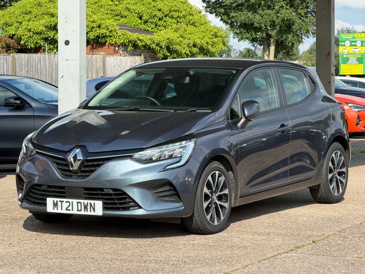 A 2021 RENAULT CLIO 1.0 SCe Iconic Hatchback 5dr Petrol Manual Euro 6 (s/s) (65 ps) **HPI CLEAR A 2021 RENAULT CLIO 1.0 SCe Iconic Hatchback 5dr Petrol Manual Euro 6 (s/s) (65 ps) **HPI CLEAR