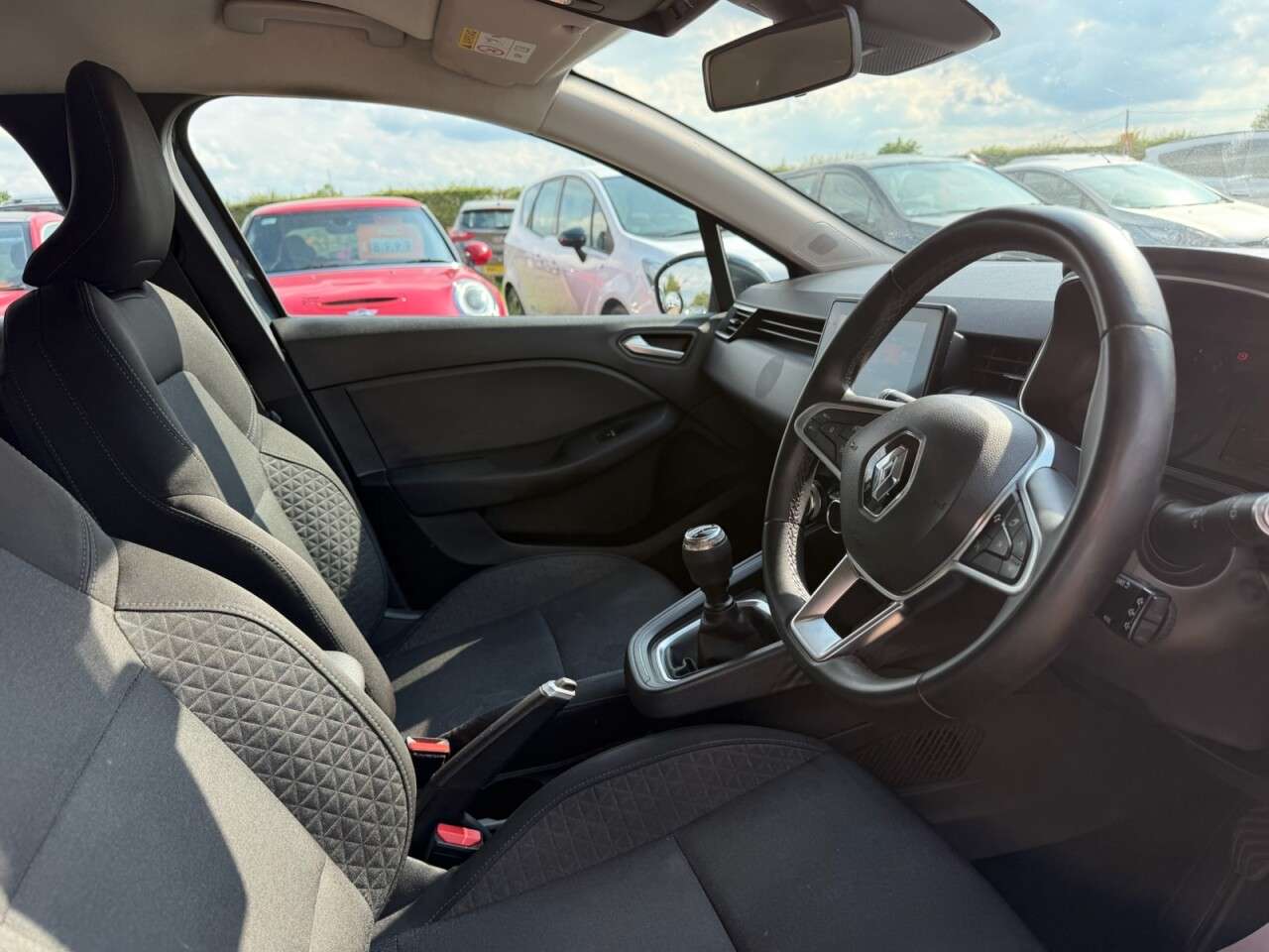 2021 RENAULT CLIO 2021 RENAULT CLIO