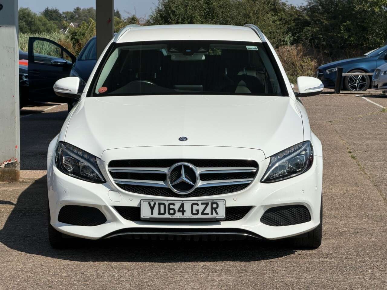 A 2014 MERCEDES-BENZ C CLASS 2.1 C220 BlueTEC Sport Estate 5dr Diesel G-Tronic+ Euro 6 (s/s) (170 ps) ** A 2014 MERCEDES-BENZ C CLASS 2.1 C220 BlueTEC Sport Estate 5dr Diesel G-Tronic+ Euro 6 (s/s) (170 ps) **