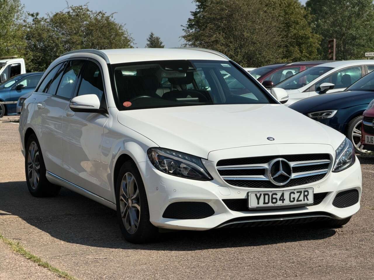 A 2014 MERCEDES-BENZ C CLASS 2.1 C220 BlueTEC Sport Estate 5dr Diesel G-Tronic+ Euro 6 (s/s) (170 ps) ** A 2014 MERCEDES-BENZ C CLASS 2.1 C220 BlueTEC Sport Estate 5dr Diesel G-Tronic+ Euro 6 (s/s) (170 ps) **