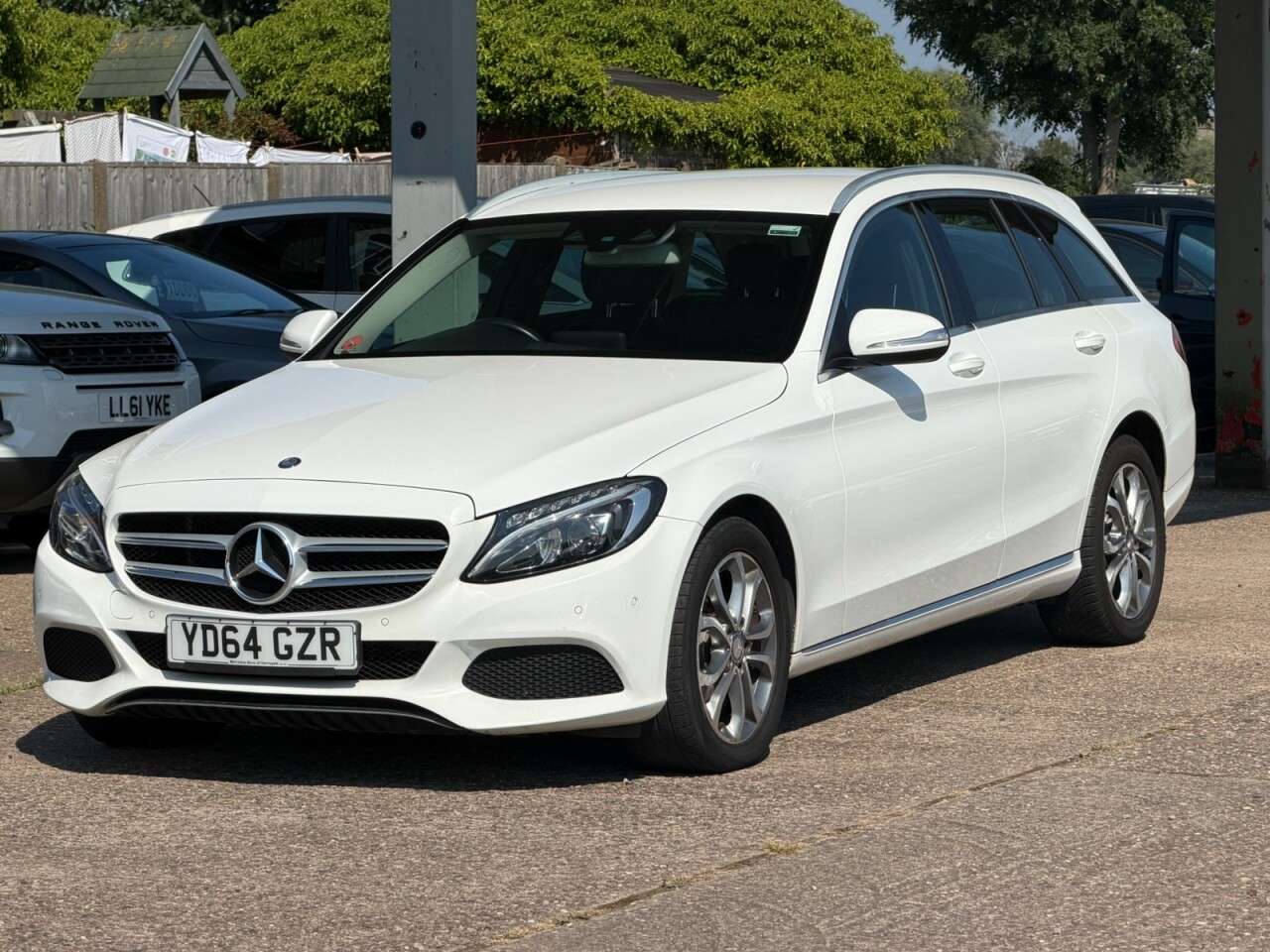 A 2014 MERCEDES-BENZ C CLASS 2.1 C220 BlueTEC Sport Estate 5dr Diesel G-Tronic+ Euro 6 (s/s) (170 ps) ** A 2014 MERCEDES-BENZ C CLASS 2.1 C220 BlueTEC Sport Estate 5dr Diesel G-Tronic+ Euro 6 (s/s) (170 ps) **