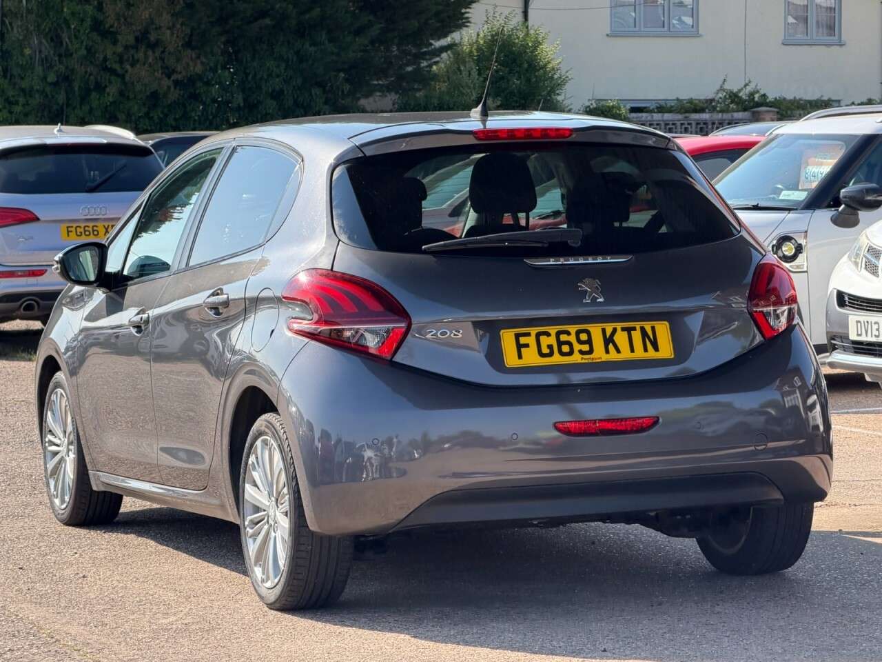 2019 PEUGEOT 208 2019 PEUGEOT 208