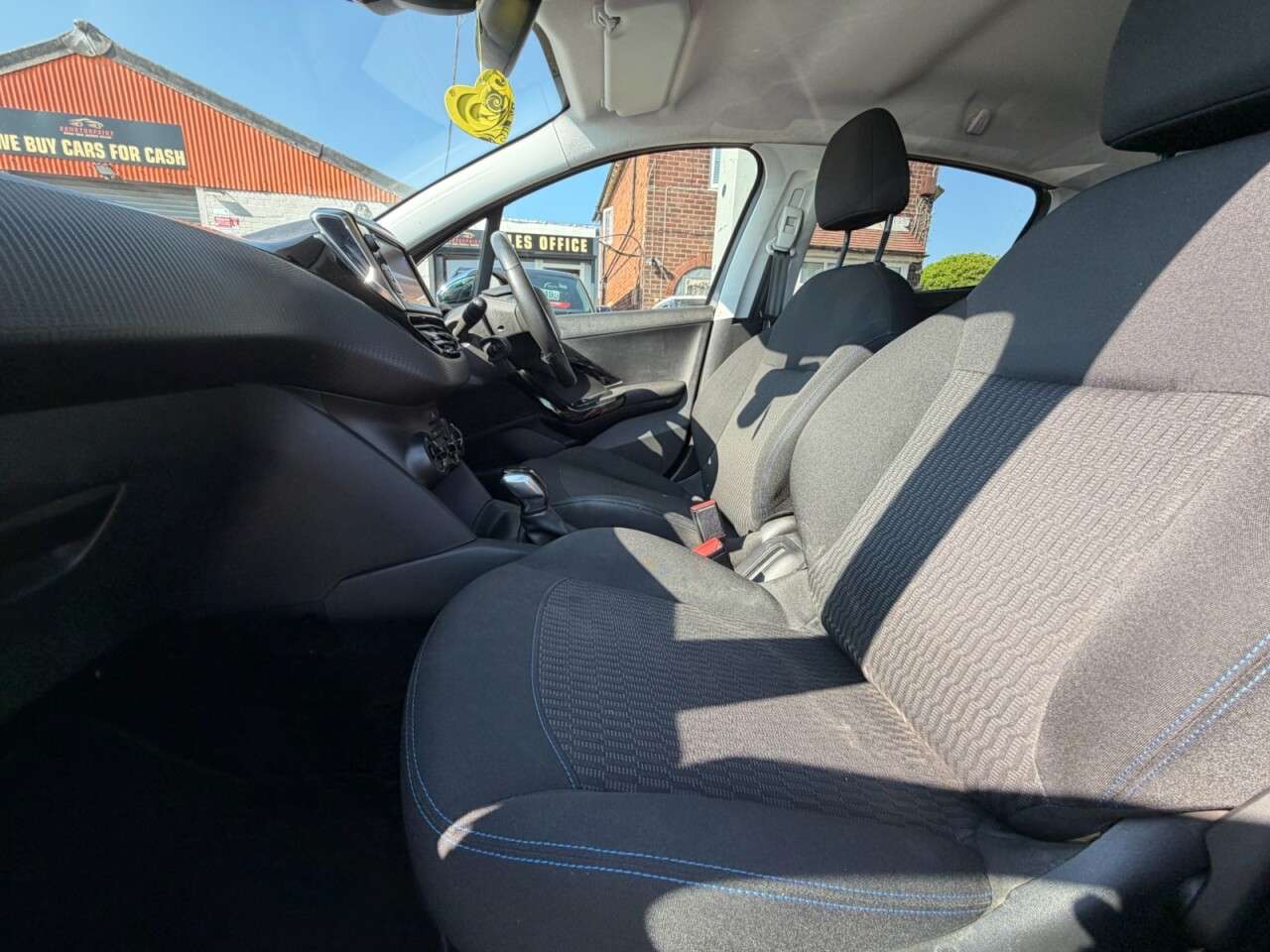 2019 PEUGEOT 208 2019 PEUGEOT 208