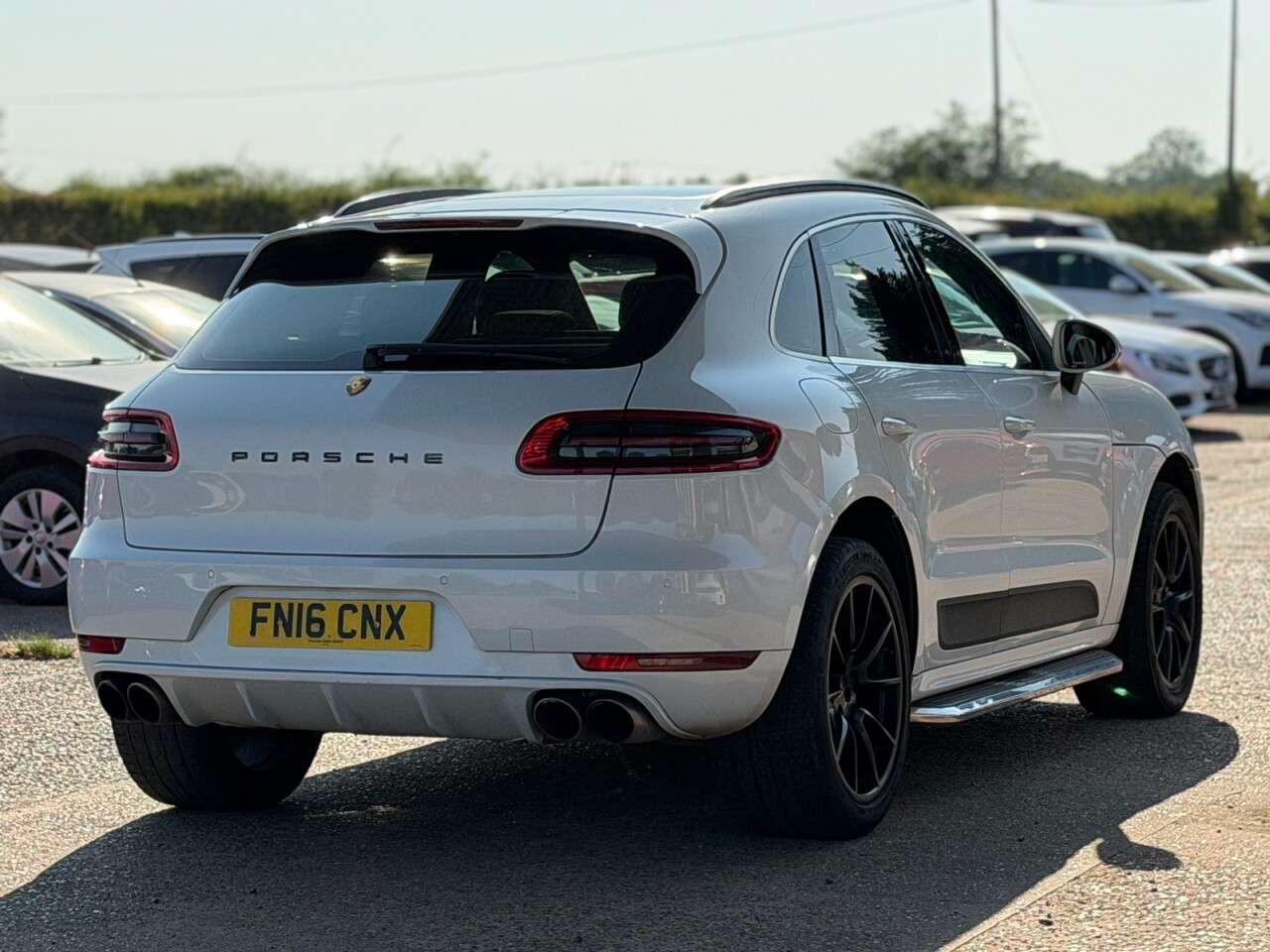 2016 PORSCHE MACAN 2016 PORSCHE MACAN