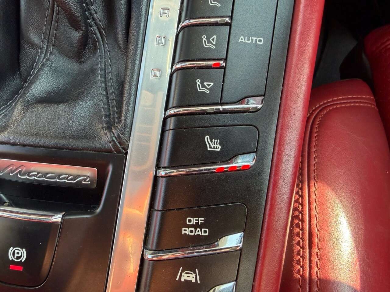 2016 PORSCHE MACAN 2016 PORSCHE MACAN
