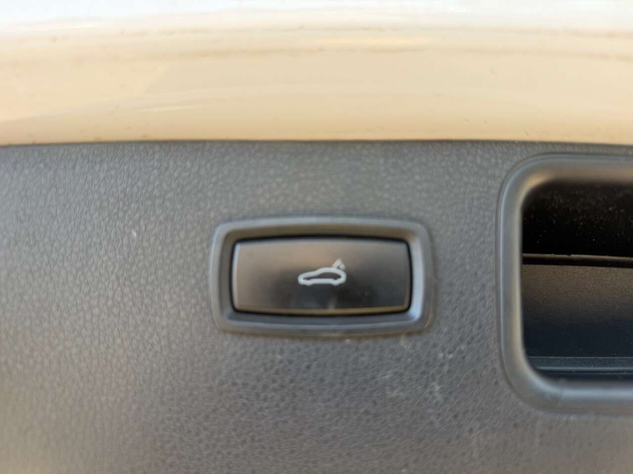2016 PORSCHE MACAN 2016 PORSCHE MACAN