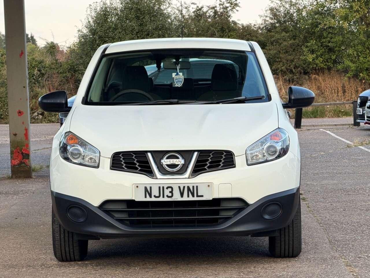 A 2013 NISSAN QASHQAI 1.6 Visia SUV 5dr Petrol Manual 2WD Euro 5 (s/s) (117 ps) **HPI CLEAR~FRESH A 2013 NISSAN QASHQAI 1.6 Visia SUV 5dr Petrol Manual 2WD Euro 5 (s/s) (117 ps) **HPI CLEAR~FRESH