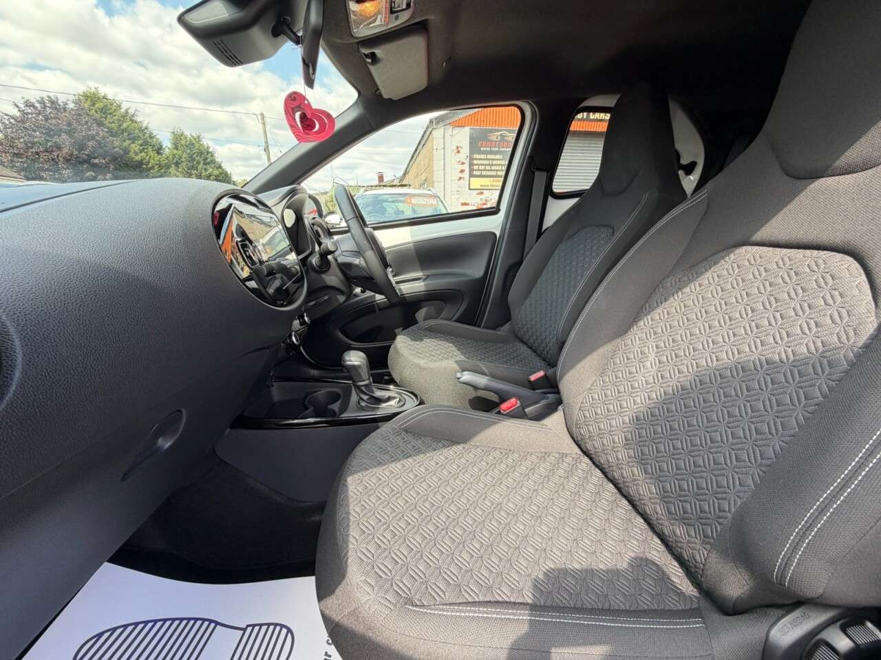 2025 TOYOTA AYGO X 2025 TOYOTA AYGO X