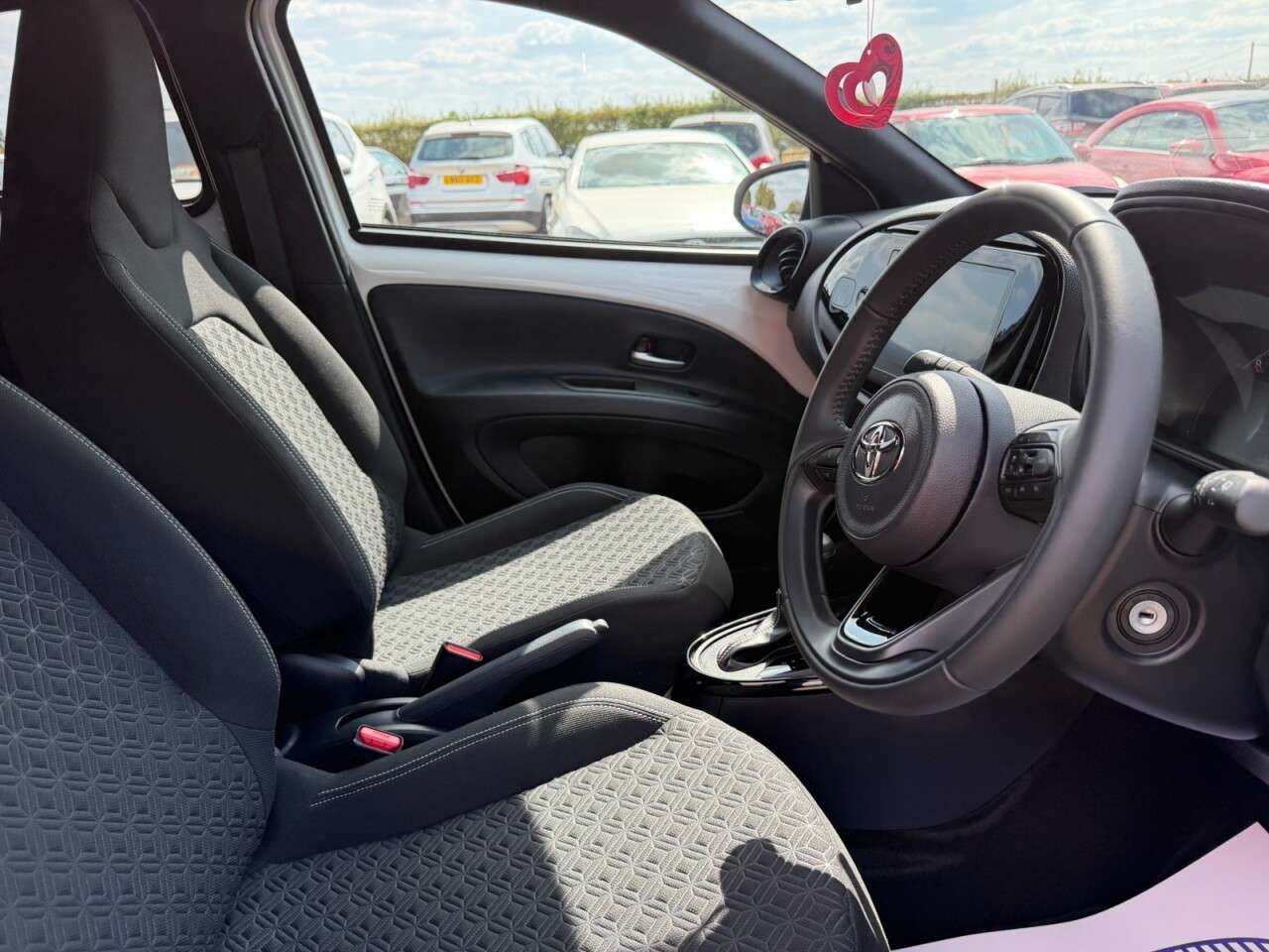 2025 TOYOTA AYGO X 2025 TOYOTA AYGO X