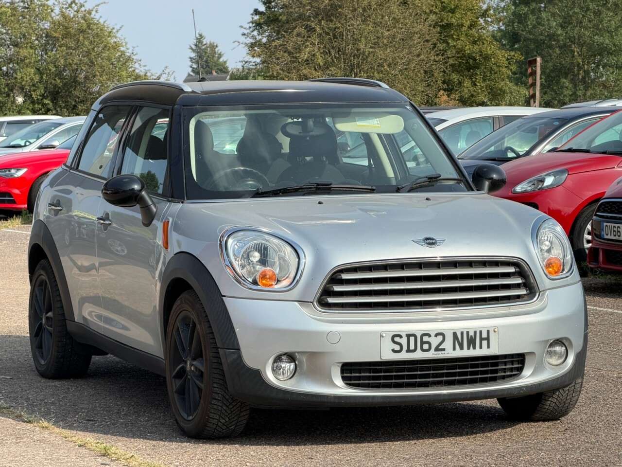 A 2012 MINI COUNTRYMAN 1.6 Cooper SUV 5dr Petrol Manual Euro 5 (s/s) (122 ps) **HPI CLEAR~FRESH MO A 2012 MINI COUNTRYMAN 1.6 Cooper SUV 5dr Petrol Manual Euro 5 (s/s) (122 ps) **HPI CLEAR~FRESH MO