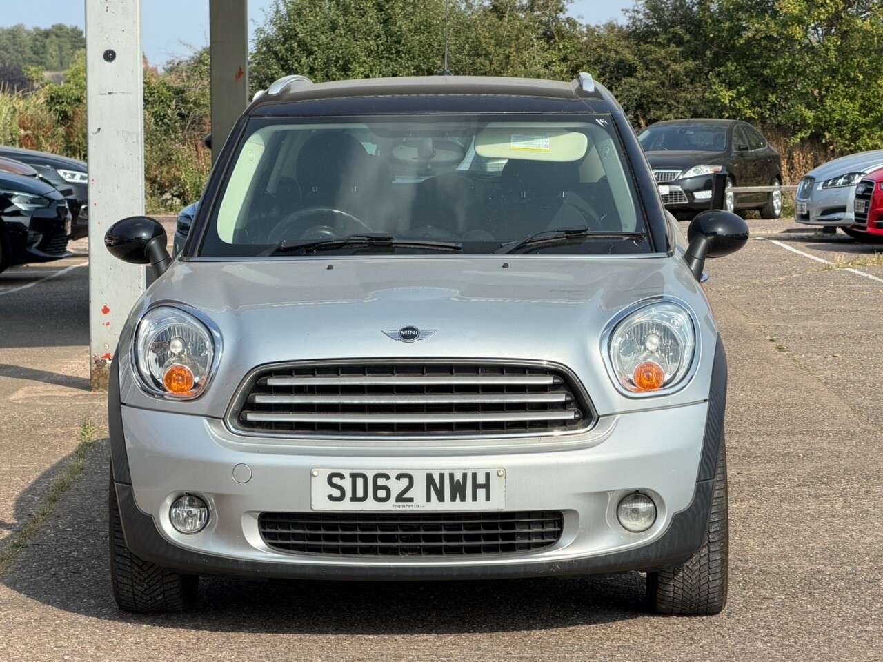 A 2012 MINI COUNTRYMAN 1.6 Cooper SUV 5dr Petrol Manual Euro 5 (s/s) (122 ps) **HPI CLEAR~FRESH MO A 2012 MINI COUNTRYMAN 1.6 Cooper SUV 5dr Petrol Manual Euro 5 (s/s) (122 ps) **HPI CLEAR~FRESH MO