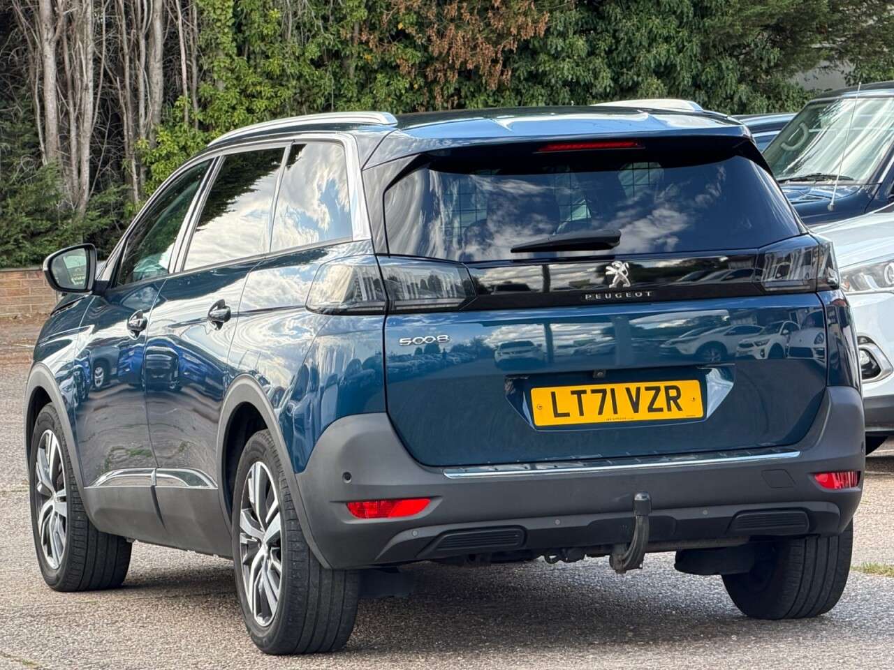 2021 PEUGEOT 5008 2021 PEUGEOT 5008