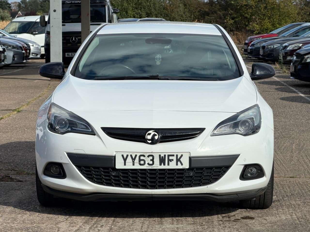 A 2013 VAUXHALL ASTRA GTC 1.6T 16V SRi Coupe 3dr Petrol Manual Euro 5 (180 ps) **SENSORS~FRESH MOT + A 2013 VAUXHALL ASTRA GTC 1.6T 16V SRi Coupe 3dr Petrol Manual Euro 5 (180 ps) **SENSORS~FRESH MOT +