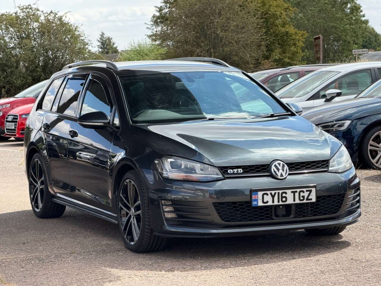 A 2016 VOLKSWAGEN GOLF 2.0 TDI BlueMotion Tech GTD (Nav) Estate 5dr Diesel DSG Euro 6 (s/s) (184 p A 2016 VOLKSWAGEN GOLF 2.0 TDI BlueMotion Tech GTD (Nav) Estate 5dr Diesel DSG Euro 6 (s/s) (184 p